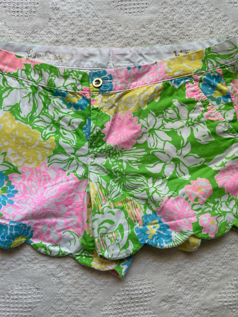 Lilly Pulitzer Green Pink Yellow Blue Floral Buttercup Scalloped Shorts